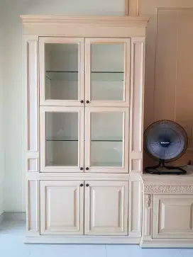 Lemari / Lemari Pajangan / Rak