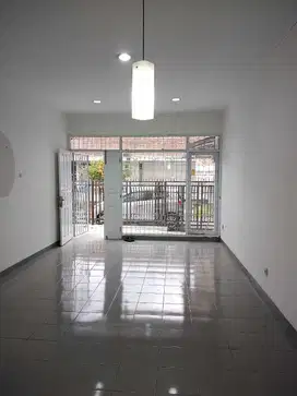 Rumah 2lantai siap huni dan nyaman cocok untuk keluarga