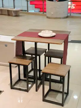 Meja mkn minimalis