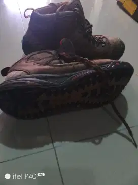 Jual sepatu teva size 40