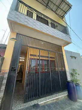 Kontrakan Rumah 2 lantai strategis, dekat tol sawangan