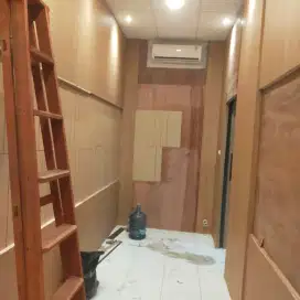 Pembuatan ruang podcast kantor dan pribadi
