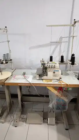 Mesin Obras Juki Ori. Baru pakai dari 2022