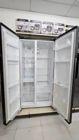 Kulkas sbs midea 548 liter