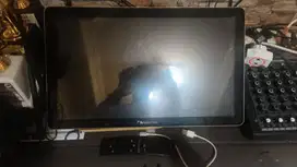Monitor layar sentuh program karaoke
