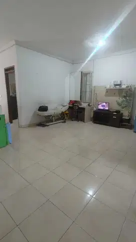 Dijual Rumah Toko Siap Huni Sayap Peta Dekat Lapangan Tegalega Bandung