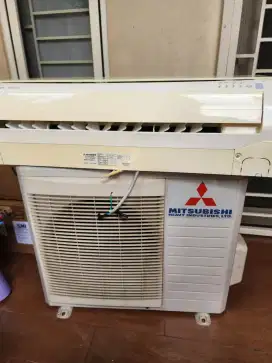 AC mitsubishi 1/2 PK, mesin masih on