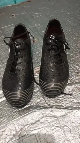 SEPATU BOLA ORTUSEIGHT SIZE 43