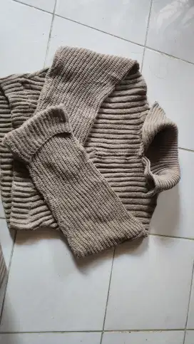 Sweater baru 1 kali pakai