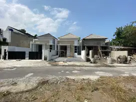 Rumah Baru Siap Huni Carport Luas 2 Mobil Akses Mudah Mobil SImpangan