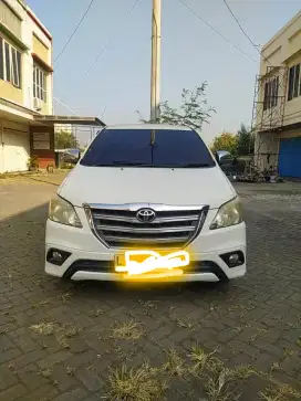 Dijual TOYOTA INOVA Disel tahun 2013