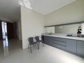 Rumah 2 lantai northwest park semi furnish bagus nyaman