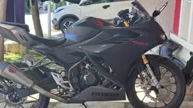 Motor Honda CBR 150 (k45R) 2022 black doff.