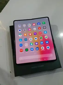 Samsung z fold 4 normal