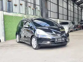 JAZZ RS Matic 2010 HITAM
