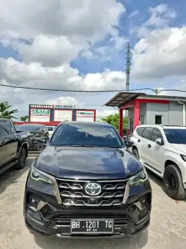 VRZ GR 2022 2.8 diesel matic. Km 60rb antik terima BM