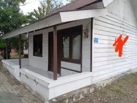 Rumah Semi Permanen Dekat lapangan Murjani