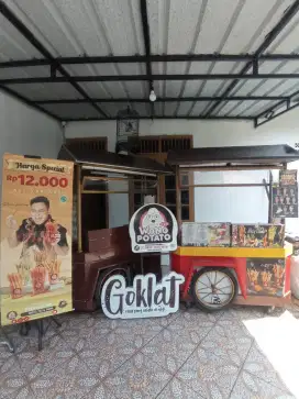 Gerobak Goklat dan Wong Potato Franchise