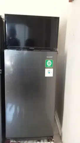 Tv 24 inch beserta kulkaa