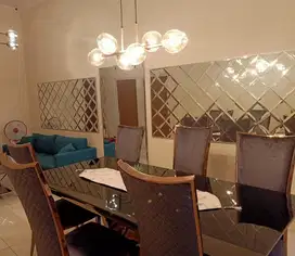 Dijual Meja Makan Eksklusif Merek Informa dan Kursi 6 Unit