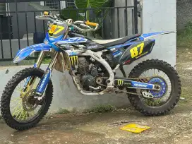 YZ 250 F Rolling Full
