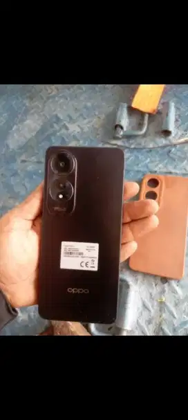 Di jual hp Oppo a60 kondisi masih normal dan bagus  bos dan komplit