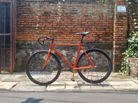Sepeda fixie lokal l orenge