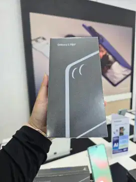 Samsung Galaxy Z Flip 7 12/512 Garansi Resmi Z Premier Service 2 tahun