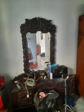 Meja rias jati ukir