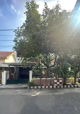 Dijual Rumah Terawat di Kendangari, One Gate System, Dekat Jemursari