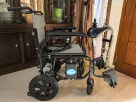 Kursi roda elektrik masih gress bgt