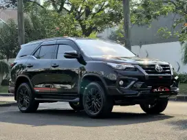 Toyota Fortuner 2020
VRZ TRD 2.4 Automatic
Diesel (4x2) siap pakai