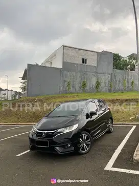 HONDA JAZZ TIPE RS  2020 MATIC