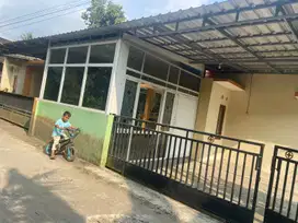 RUMAH DISEWAKAN LB 80M2 BISA PER TH/BLN DKT JL TEMPEL-SEYEGAN.JK13437