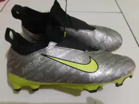 Sepatu bola anak Nike Jr Zoom Vapor 15 size 32 insole 20