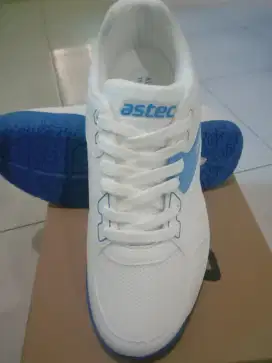 Sepatu Badminton Astec