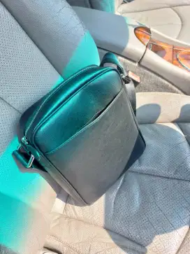 Jual aja nih tas selempang kulit pria coach