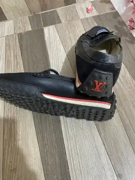 Sepatu lv original