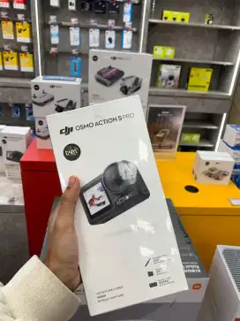 DJI Action 5 Pro Adventure Combo