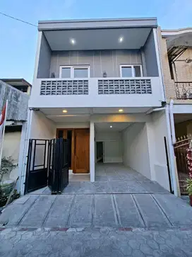 Dijual Rumah Modern Estetik 2 Lantai Dekat Kampus UPN Pakuwon Mall