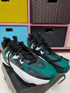 Adidas Basket Trae Unlimited 2 Like New