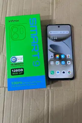Hp INFINIX SMART 9 ram 4+4/128gb warna silver masih baru pakai 1 bulan