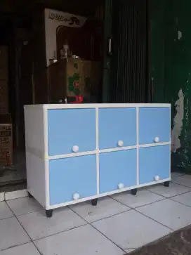 Lemari club flip