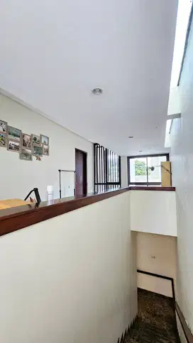 DIJUAL RUMAH SIAP HUNI GRAHA NATURA FULL MARMER ADA AQUARIUM GARDEN