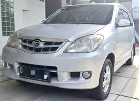 Xenia xi 1.300cc deluce at matik pemakaian 2011 bisa kredit dp 15-20jt