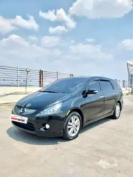 Mitsubishi Grandis 2.4 Tahun 2006 Automatic Hitam