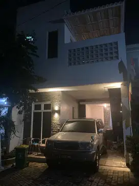 Rumah di jual cepat. Dekat dari MRT lebak bulus (4,8km)