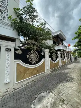 JUAL RUMAH MEWAH PLUS KOST EKSLUSIVE