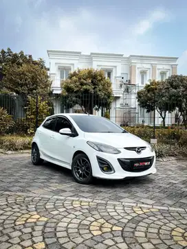 MAZDA2 Type R 2011 Putih Mutiara KM 9Xrb Full Record AUTHORIZED !!