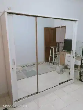 Lemari slding 2 pintu